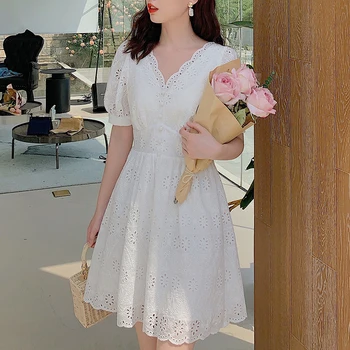 Wanita Musim Panas Putih Renda Bunga Hollow Keluar Leher V Gaun Kasual Elegan Single-Breasted Lengan Pendek Fashion Wanita Gaun